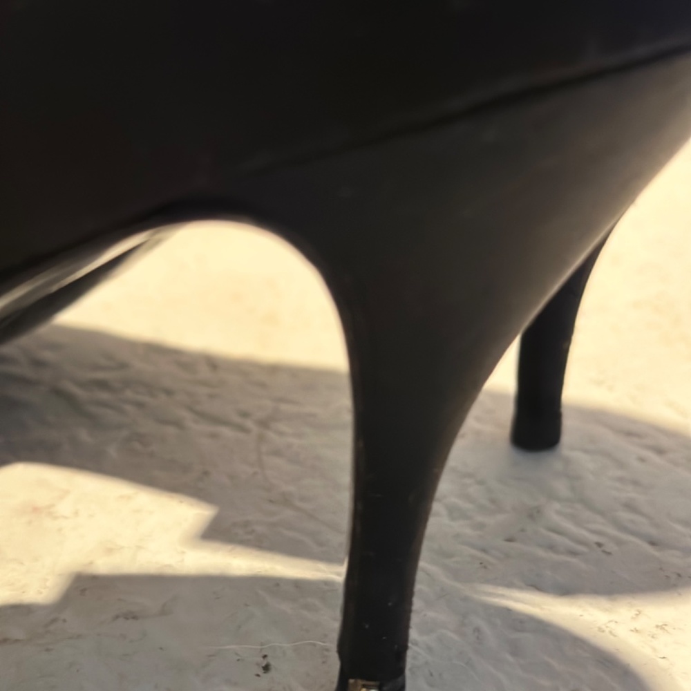 Pumps - Picture 4 of 5